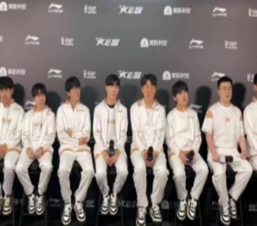 TheShy海克斯乱斗：技能暴击挺有意思的推荐英雄的话小火龙！