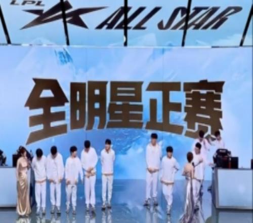 全明星赛后采访Gala：亚恒数值太高了，不需要什么操作