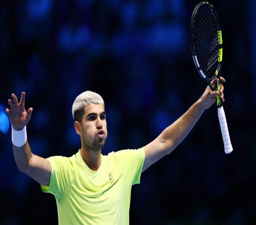 阿尔卡拉斯表演赛输TOP30球员引发争议，网友调侃是设计好的剧本