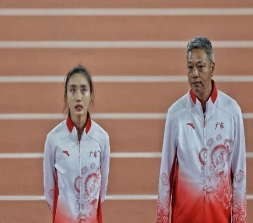 广东“集团军”出战女子三级跳远决赛，曾蕊摘铜泪洒赛场