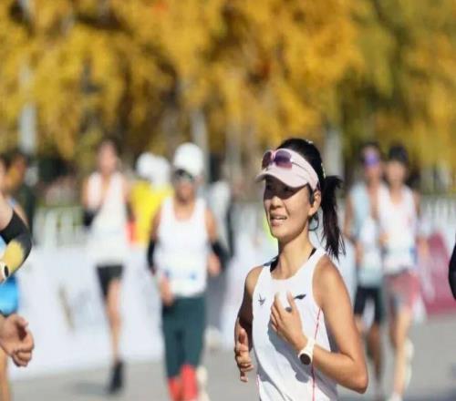 十张北马破三女跑者脸谱