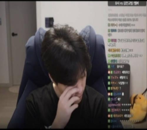 Smeb：炫竣跟我有点亲近但和旺乎是很熟我带着两位打野的秘籍