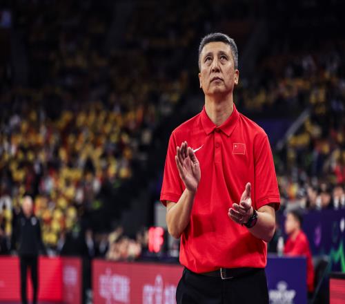 评论员指出郭士强不适合担任中国男篮主教练性格固执为人所知_cba直播