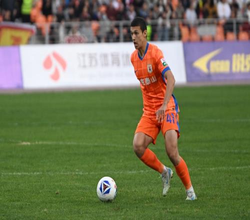 鲁媒报道泰山队冬训首站定在海口新星依木兰等三人遗憾缺席_中超直播