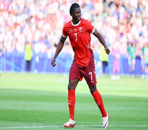 队报报道罗马计划冬季引进雷恩前锋恩博洛此前在夏季时就对其表示过兴趣_意甲直播