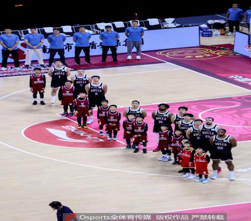 香港金牛战胜同曦媒体人评价阵容深度与实力媲美CBA中下游球队_cba直播