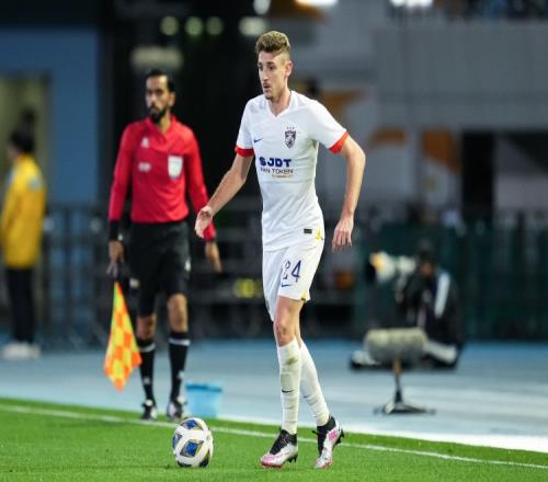 柔佛球员阿里瓦斯是否存在三张黄牌的问题引发关注，海港尚未清晰表态是否将提起申诉_中超直播