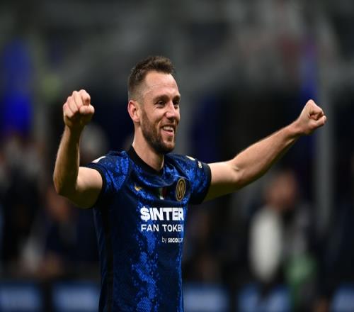 意媒报道国米和齐沃对德弗里表现满意冬窗离队可能性不大_意甲直播