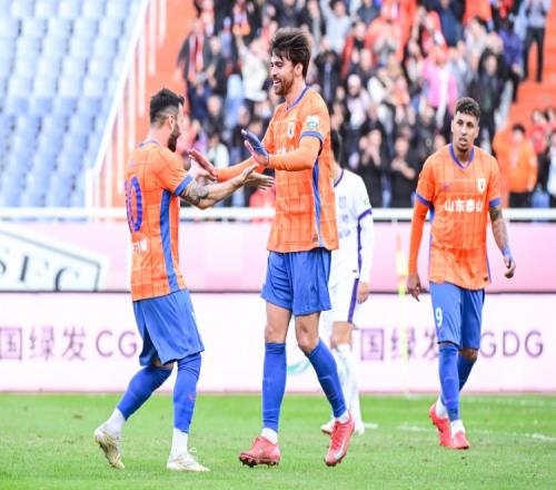 泰山冬训期间需在技战术层面弥补不足，体能方面要勇于艰苦训练与深入锤炼_中超直播