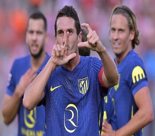 豪门综述：巴萨客场2比0凯旋继续领跑维拉2比1曼联稳居前3