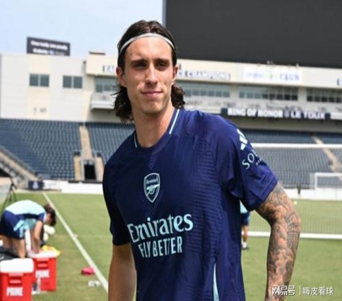 央视周六直播英超豪门，阿森纳赢得两大优势，利物浦比切尔西更好