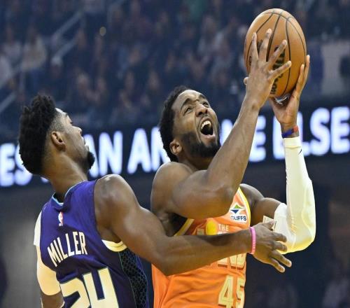 克尼佩尔创79年NBA纪录！骑士24记3分创队史纪录，双枪合砍57分