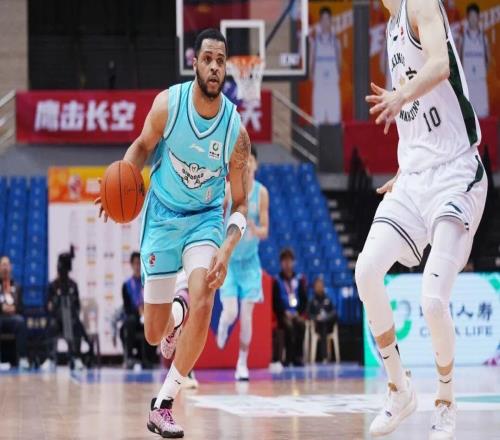 韦瑟斯庞当选20252026赛季CBA联赛常规赛第一周中国人寿周最佳球员