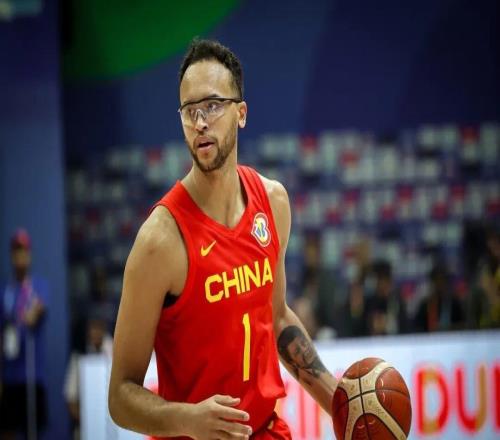 中国男篮首位归化球员李凯尔，国籍已改为美国