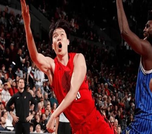 7分钟填满数据栏！杨瀚森的等待与斯普利特的执念