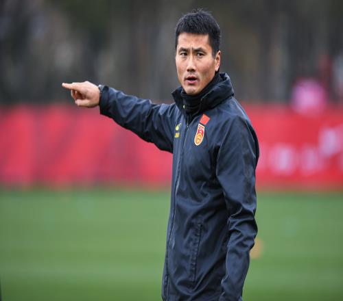 津媒报道邵佳一因承受较大压力而选择回避媒体采访_中超直播