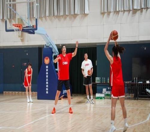 篮协举行女篮特训营备战世界杯资格赛，张茹、张子宇等人参加