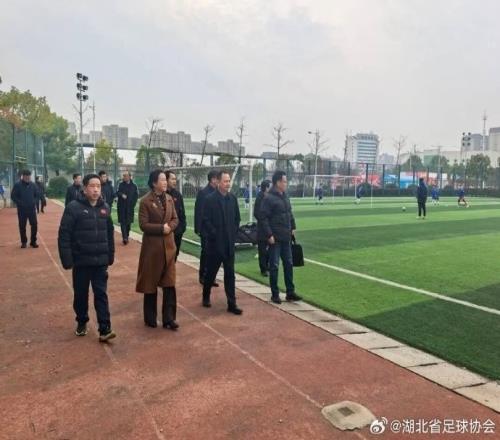 湖北省体育局副局长余平辉带队调研孝感市足球工作_中超直播