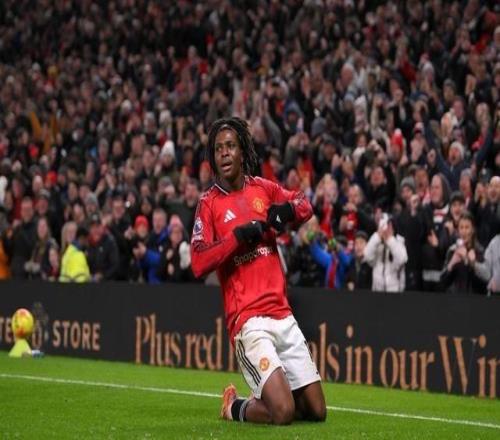 曼联本赛季英超已通过定位球打入13球，为所有球队最多