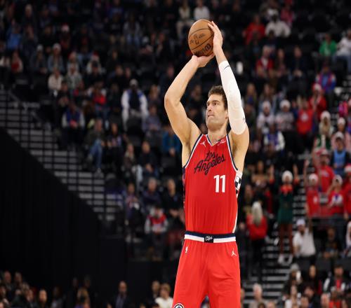 快船本赛季首获三连胜登卡单打与射手群配合默契_NBA直播