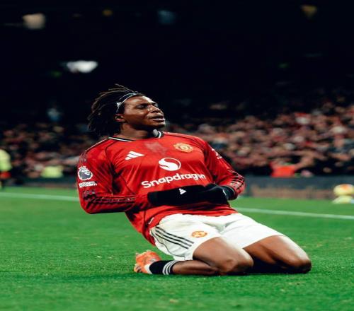 10！7500万神锋哑火，残阵曼联主场灭纽卡，逼近英超前四