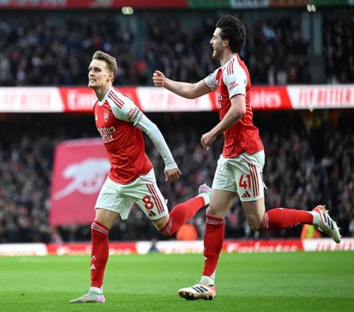 21！赖斯造乌龙+队长首球，阿森纳连续3轮险胜，夺回英超榜首