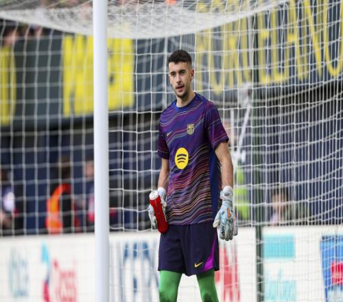 世体民调揭晓2025年巴萨最佳球员佩德里和最佳引援霍安加西亚评选结果_西甲直播