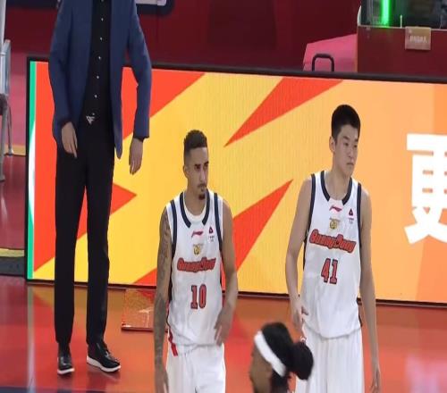 大鱼来了！广东队有望截胡1米96本土锋线，杜锋亲自点名要人！