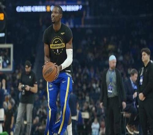 科尔谈库明加能否回归轮换：他需要比赛节奏目前还没走到那一步