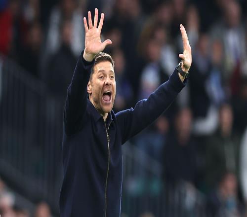 冬季转会窗口提前关闭情况引发关注，ESPN报道阿隆索的引援计划遭遇皇马高层否决，目光转向夏季转会窗口_西甲直播