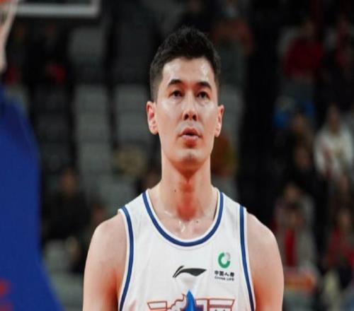 郭艾伦伤停！新疆大胜广州结束4连败阿不都18+10+7齐麟15分