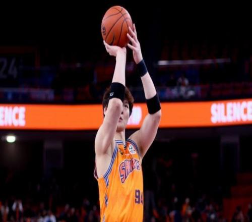 上海大胜浙江：李弘权18分弗格21分吴前三分超张庆鹏历史第4