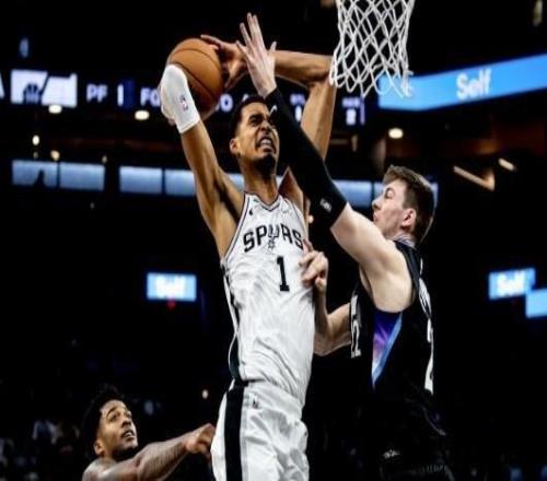 NBA战力榜：马刺首次登顶，雷霆掘金分列二三，湖人下降2名