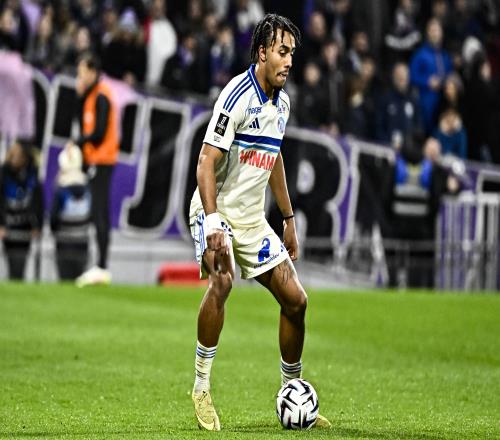 电讯报报道纽卡在冬季转会窗关注19岁图卢兹左后卫梅塔利，锋线预计不会引入新球员_英超直播