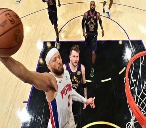 坎宁安27+11东契奇30+11活塞22分大胜湖人