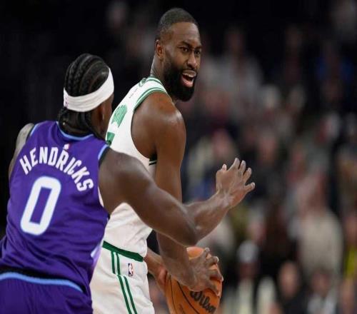 布朗无缘连十战30+绿军逆转爵士怀特27+7帽乔治37+6+7