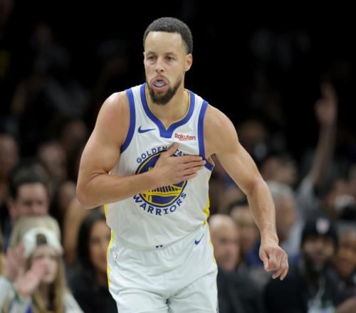 第400场！库里又创造NBA历史第一纪录，37岁年薪5960万是有原因的