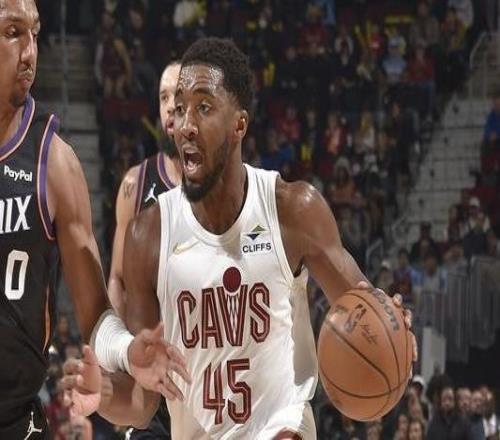 米切尔34+10+7布克32分骑士终结太阳四连胜