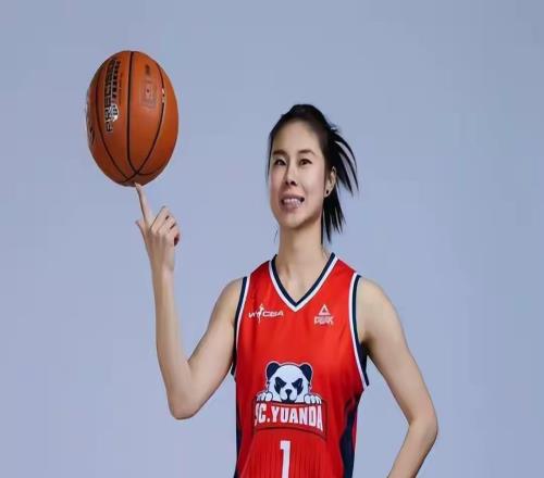 李梦王思雨无缘！中国女篮15人大名单官宣，刘禹彤入选张子宇落选