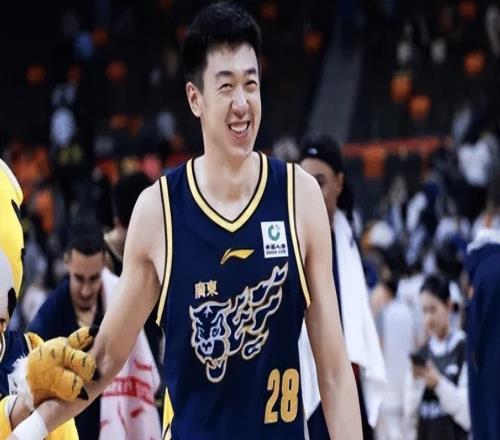 广东9389险胜北控球员评价：3人优秀，5人及格，焦泊乔低迷