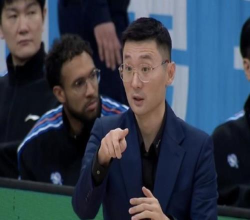 刘炜：全队第一节就像梦游，这已经不是技术层面的问题了