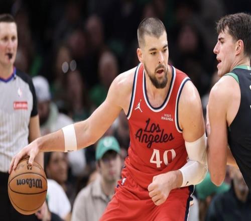 好消息，快船队首发中锋祖巴茨将提前一周复出，迎战凯尔特人