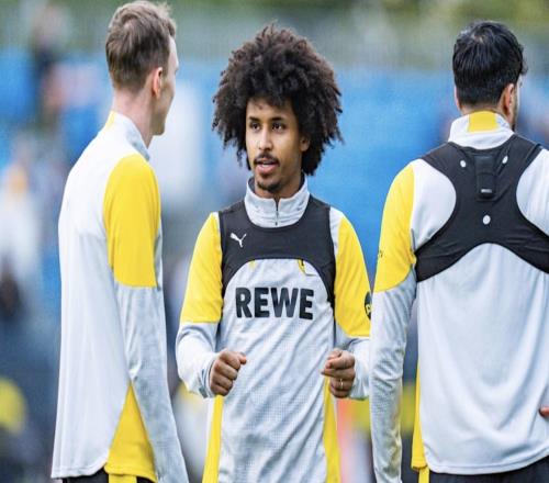 图片报：多特高层在思考是否应该在今夏提前出售阿德耶米