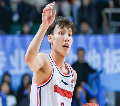 广东宏远八连胜梦碎京城核心受伤迷局引争议徐杰伤情成最大悬念