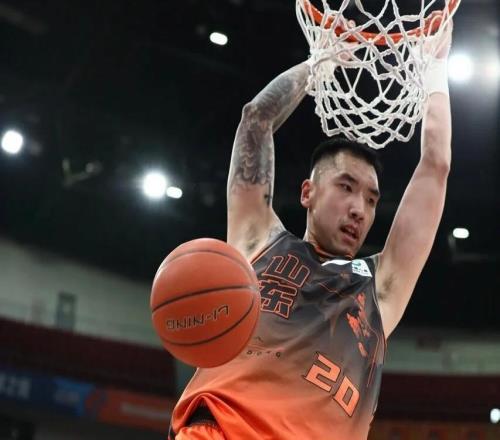 山东男篮客场挑战三分大队，保护长篮板是关键，陶汉林有望爆发