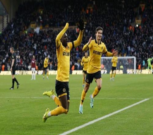 狼队三球痛击铁锤帮喜获赛季英超首胜仍垫底