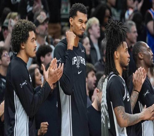 好消息，马刺队维克托文班亚马缺席两场比赛后有望复出