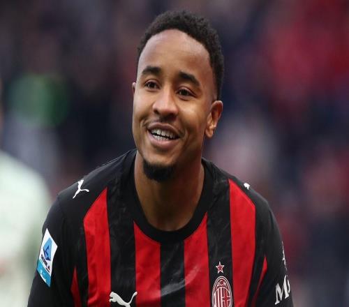 记者：费内巴切将恩昆库视为锋线首选，预计会直接找米兰谈判
