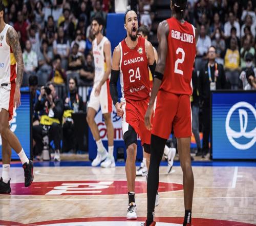 亚历山大：狄龙在场外人很好很有礼貌风度翩翩，尽管在场上他很疯狂