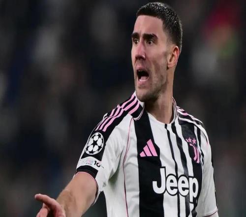 每体：巴萨对DV9自由身加盟态度乐观，达成协议具备现实基础